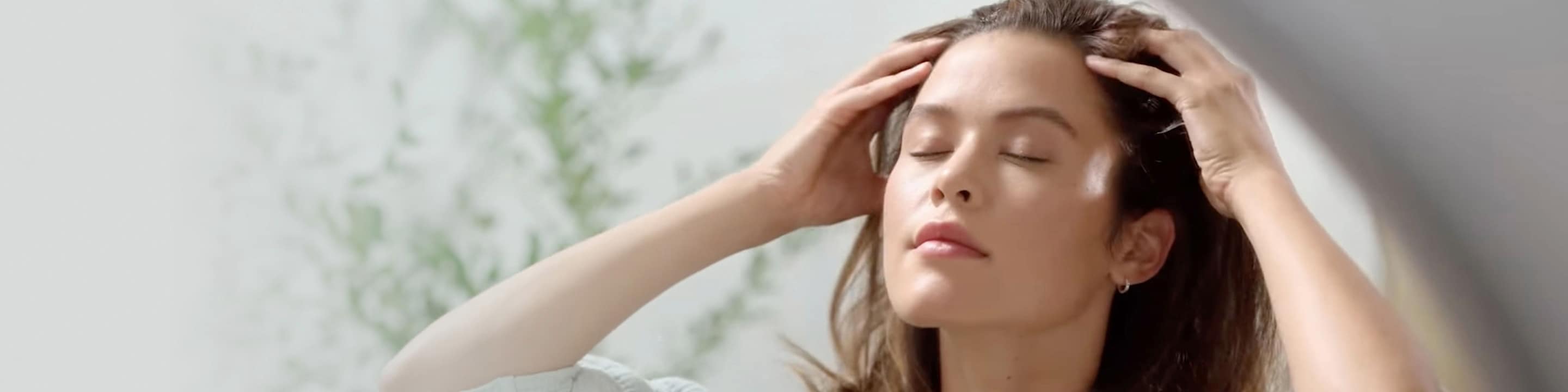 Care for your scalp with the essential scalp ritual featuring 100% vegan scalp solutions