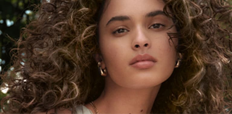 Scopri i nostri migliori prodotti per capelli mossi, da 2A, 2B a 2C.